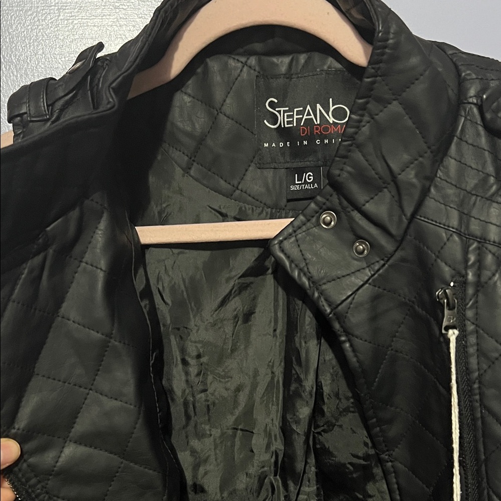 Black Quilted Women's Vest - Picture 2 of 4